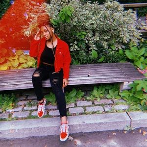 Meet your Posher, Mahniyah